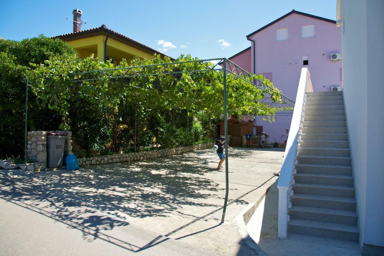 Apartments Slavica Rab Town Exterior photo
