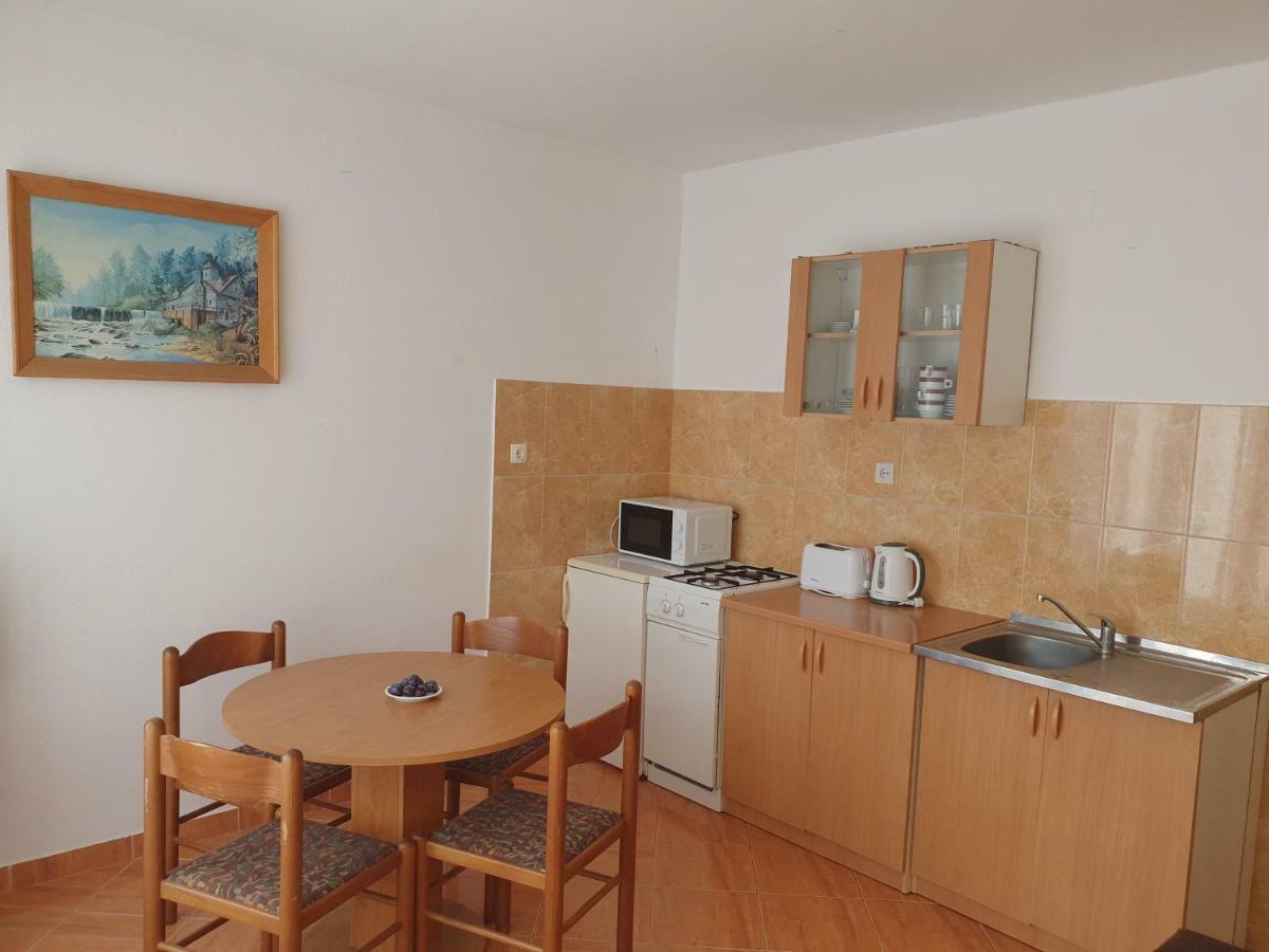 Apartments Slavica Rab Town Exterior photo