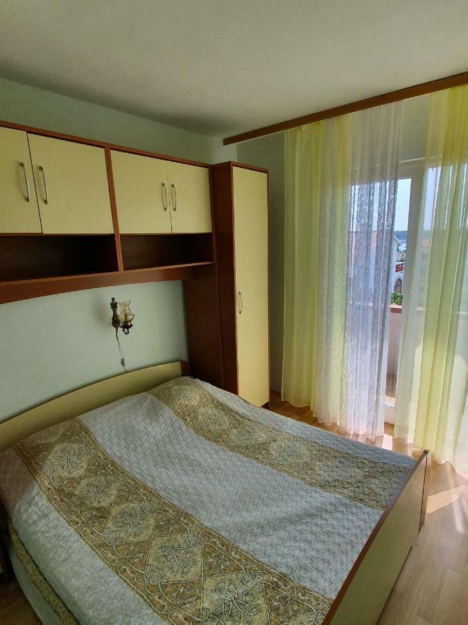 Apartments Slavica Rab Town Exterior photo
